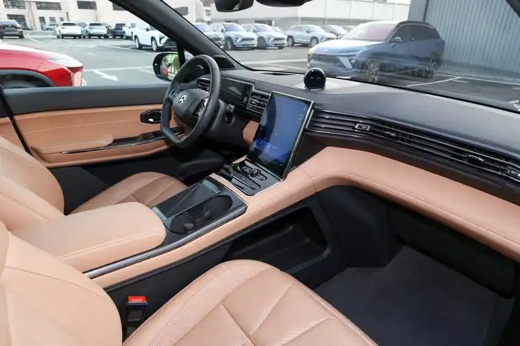 蔚来es8车身-座椅-气囊-易车