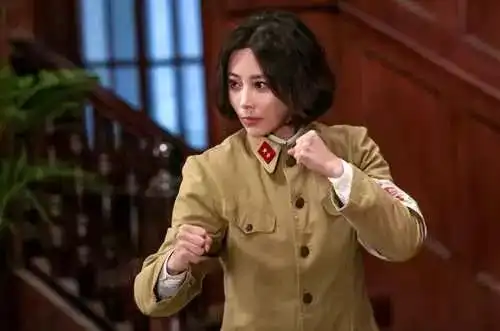 铿锵玫瑰动作抗战女子特战队