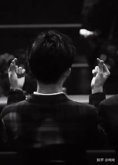 有没有易烊千玺背影图