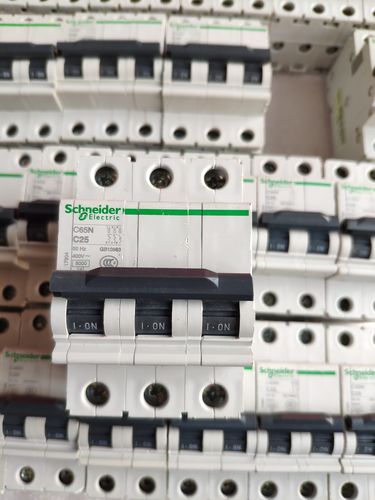 二手施耐德空开 黑色小型断路器空气开关 c65n 3p 4p家用微断开关
