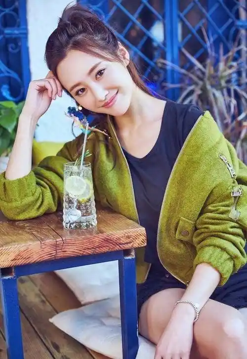 原创李纯征服感十足这时尚身材太带劲了组图写真