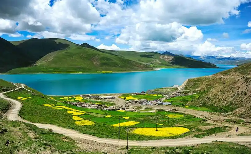 西藏三大圣湖游
