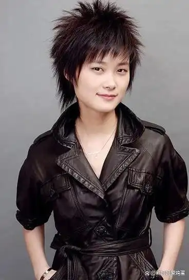 05超女李宇春胜出于周笔畅的原因