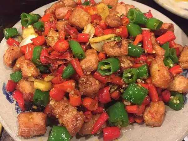 翻锅基础,川味小炒肉制作实操内容:3,介绍川菜小炒的经典制作;2,川菜