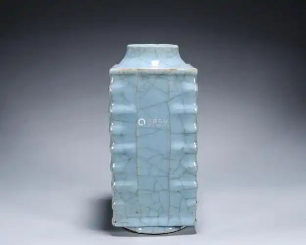 仿哥窑八卦琮式瓶