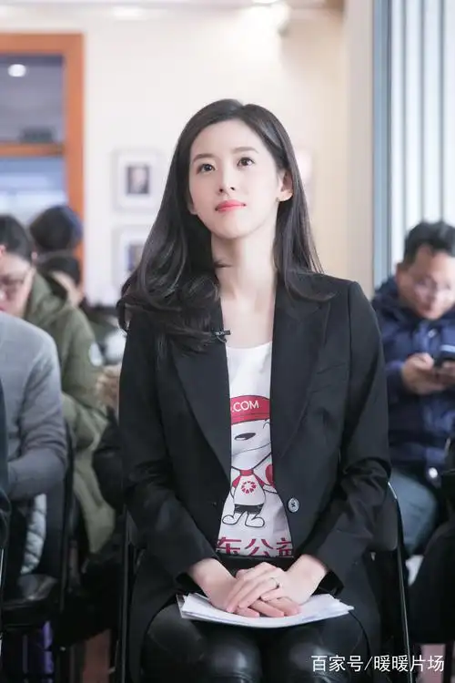 早期出席活动的"奶茶妹妹"章泽天,清纯气质如清流