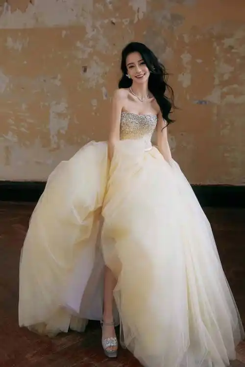 微博之夜女明星造型 第二弹_迪丽热巴_礼服_裙子