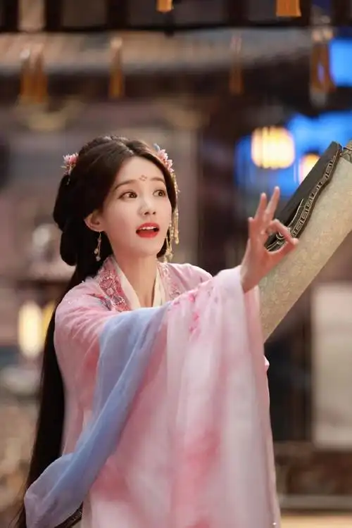 李一桐书卷一梦粉衣剧照##书卷一梦