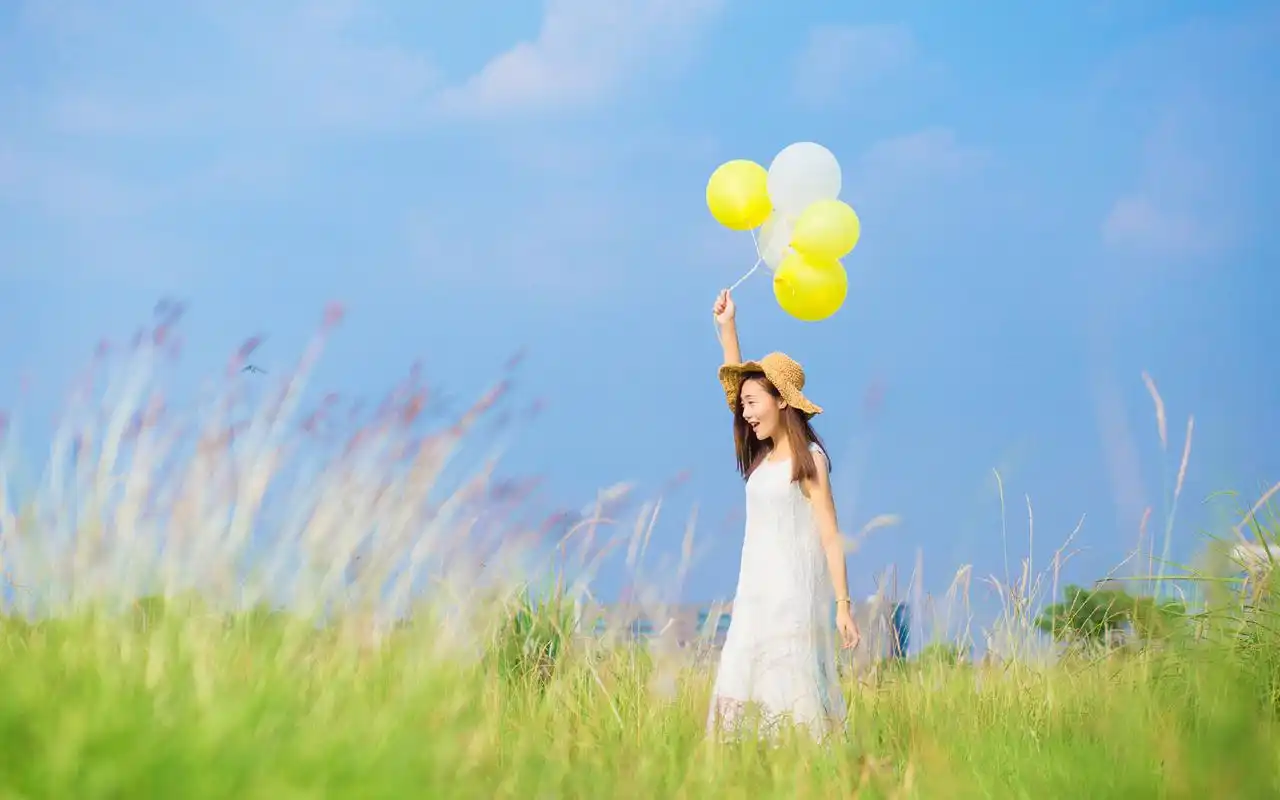 清纯美女小清新户外唯美高清桌面壁纸