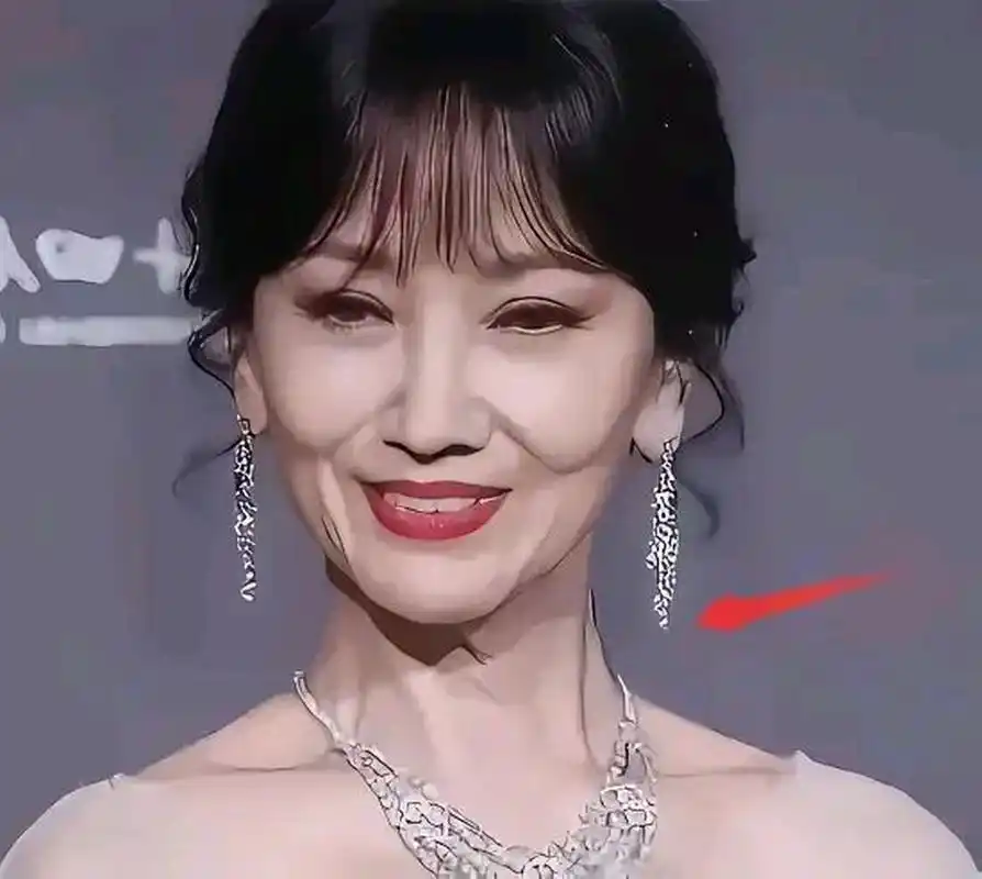 少了美颜和滤镜,赵雅芝也太老了吧!