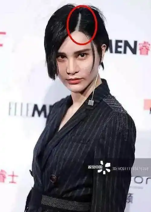 尚雯婕最新活动照,在头皮上纹了一条线,为了美对自己真够狠的!