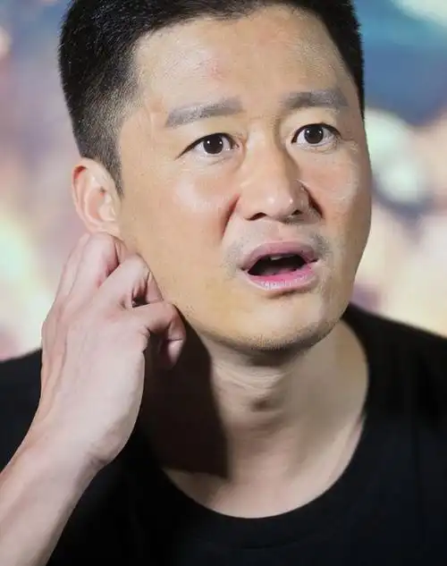 闹翻了!吴京在新加坡动物园过春节,评论区骂声一片,都