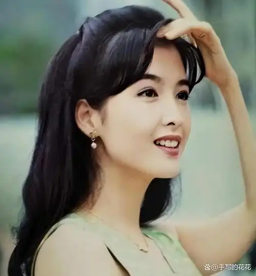 倪震恐净身出户隐忍29年的周慧敏终于翻身了