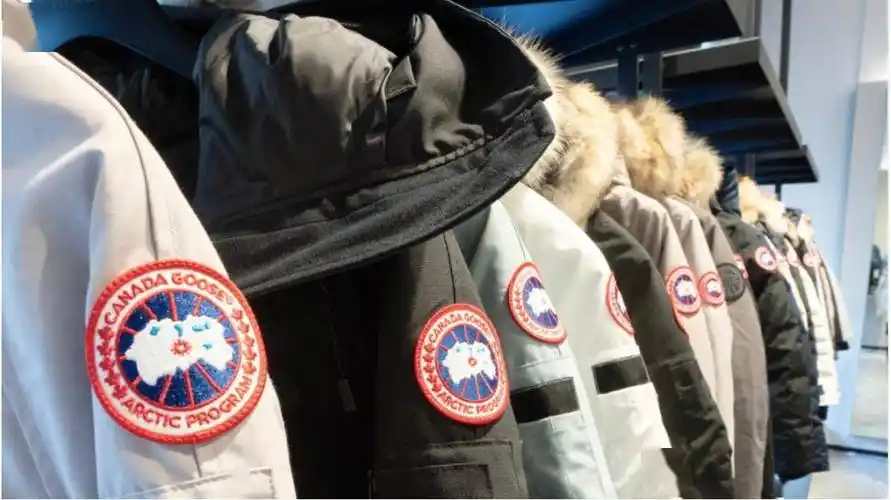 注意!卑诗男子称加拿大鹅外套在健身房被盗 因为这不_