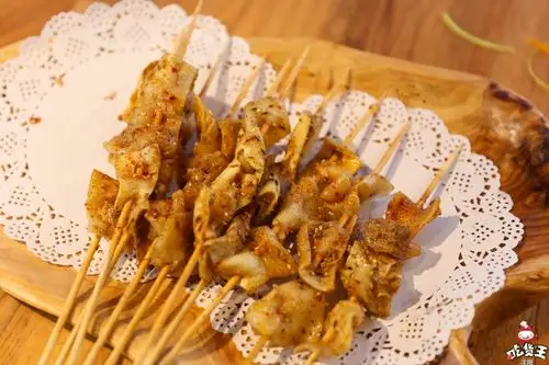 大筋皮子,牛瘦肉,鸡脆骨,羊肉串……作为一个吃货妹子第一次发现一家