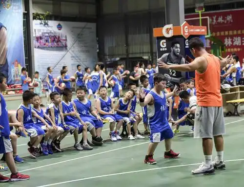 开心的篮球训练营