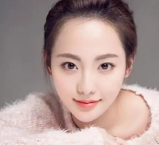 姓"张"的4大美女明星,张子枫垫底,张雪迎第二,第一盛世美颜