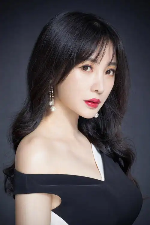 柳岩代言费用,广告代言价格-柳岩经纪代理-星云库