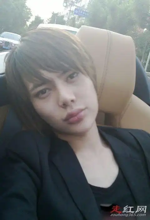 时诗是不是做了手术了啦是男是女变性了吗