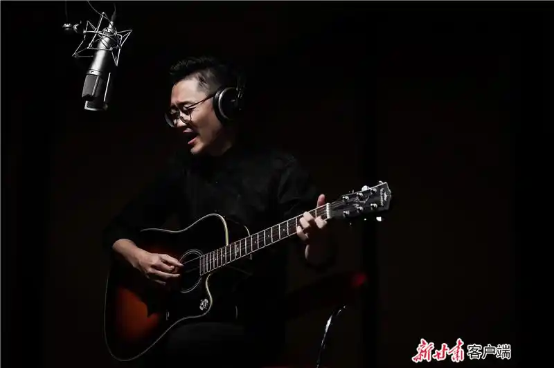 段兴华音乐是心里高高飘扬的那面旗帜