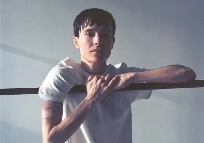 好勇盗梦空间女星艾伦佩吉首晒变性后的照片