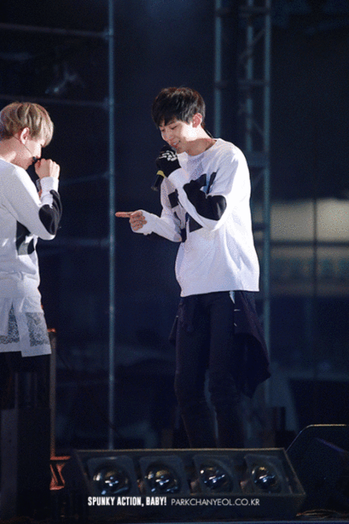 朴灿烈舞台表演精彩gif动图_动态图_表情包下载_soogif