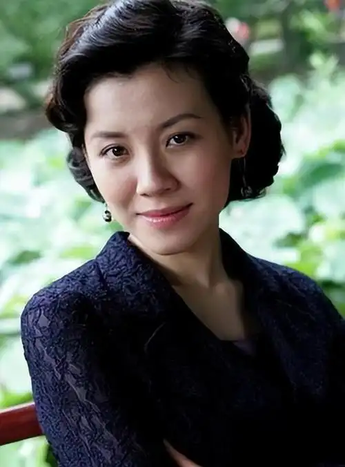 演员刘琳:中年成名,被名导拒绝在婚后得抑郁症,39岁艰苦做妈妈