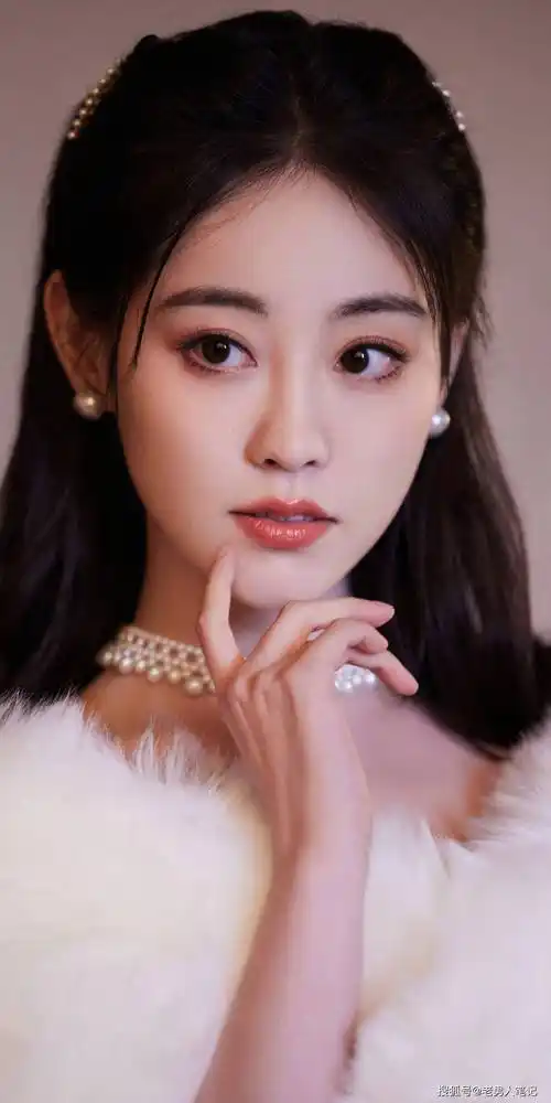 祝绪丹民国风写真,珍珠项链蕾丝裙,贵气优雅纤美迷人_白色_角色_造型