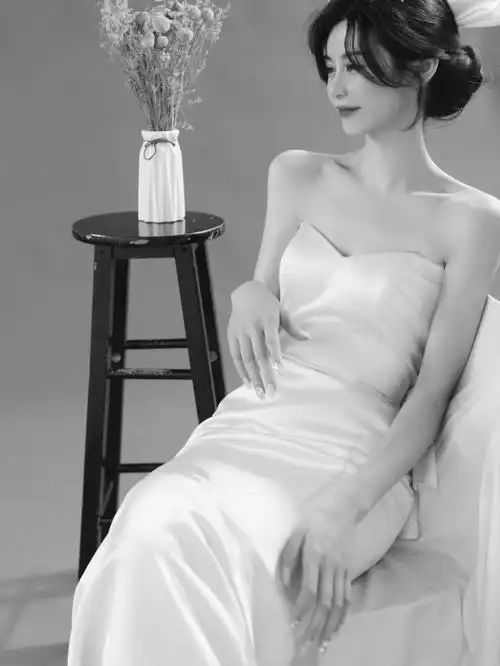 一个人的婚纱照