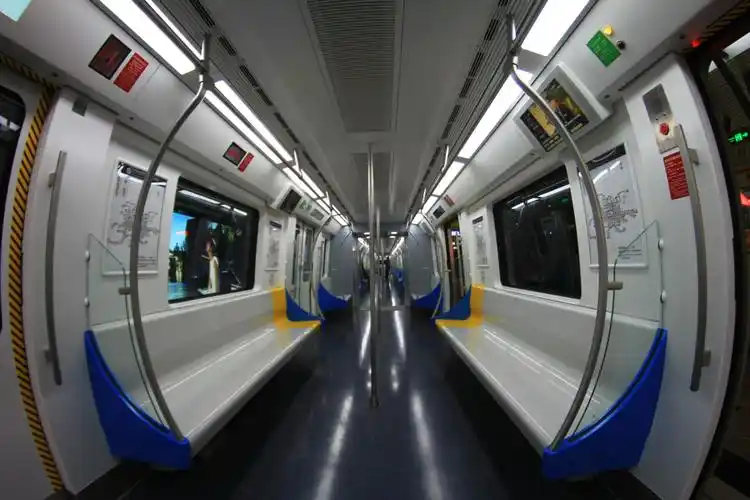 杨建平镜头中的北京地铁燕房线