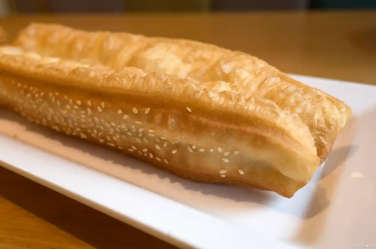 香酥大油条,油炸美味,蓬松酥脆,金黄诱人