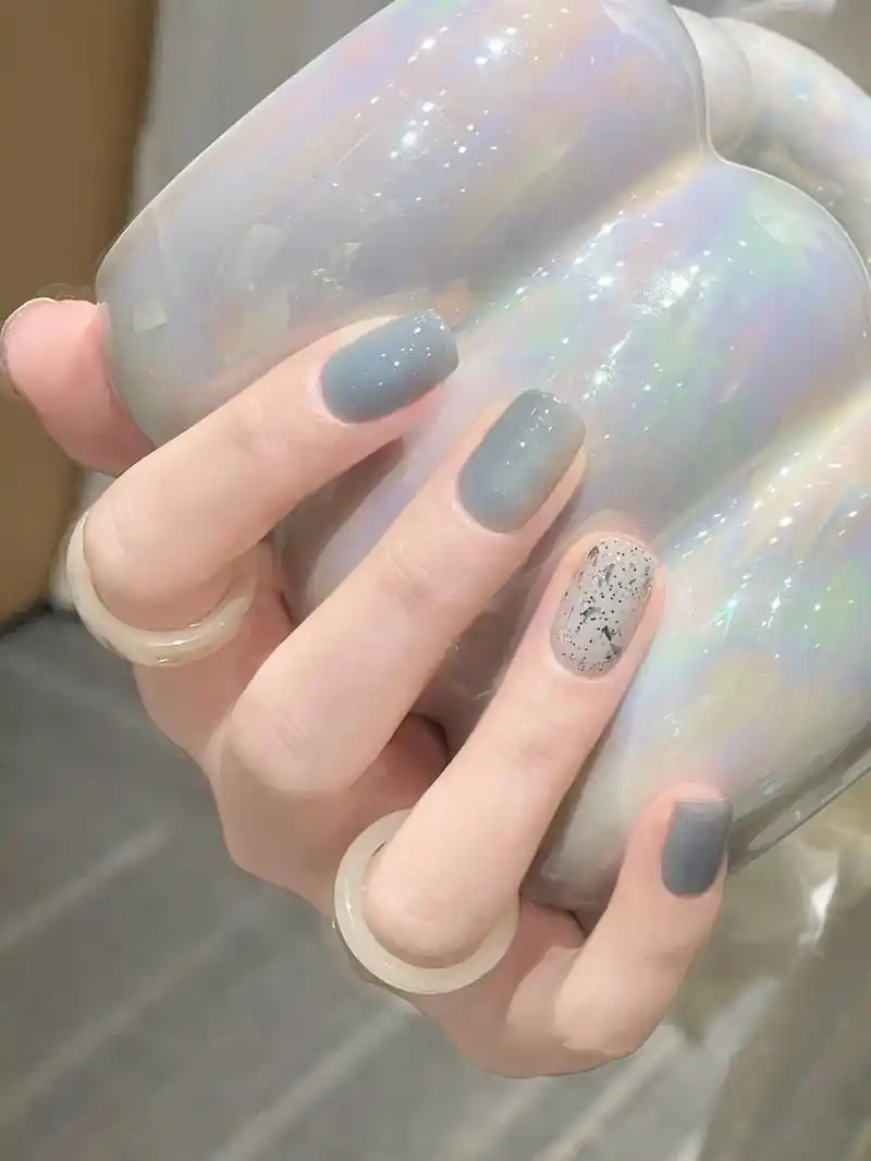 雾霾蓝奥利奥94双色渐变清新美甲.#蓝色美甲 #莫兰迪美甲  - 抖音