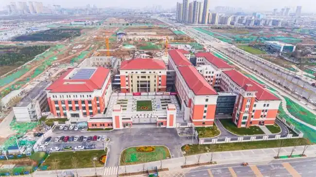 (1)铁一中陆港学校