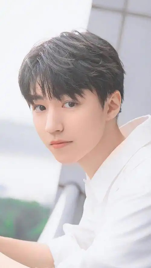 王俊凯清爽阳光帅气写真,明星-手机壁纸