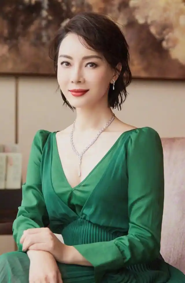 41岁陈数素颜都这么美!如同二十几岁一般,网友:真的被她惊艳到