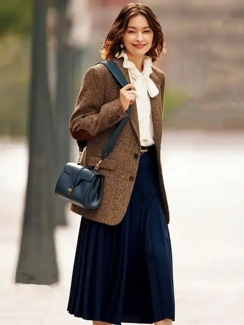 对于普通女人来说,想要塑造出优雅的气质,其实是有一定难度的,因为