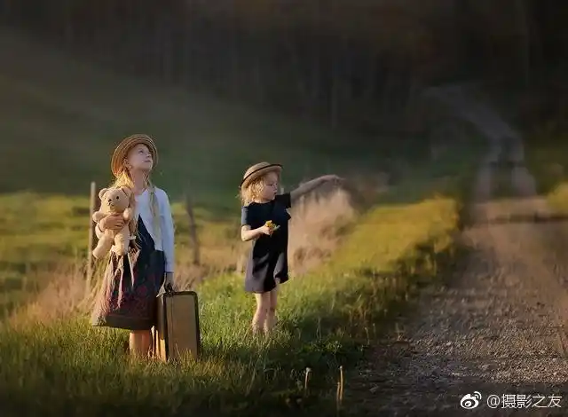 摄影师sonya adcock从2008年为她的孩子们拍摄照片,记录孩子们的成长