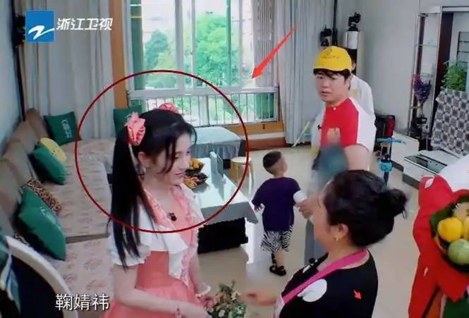 5个人都叫杨迪妈妈阿姨,谁注意鞠婧祎咋称呼?