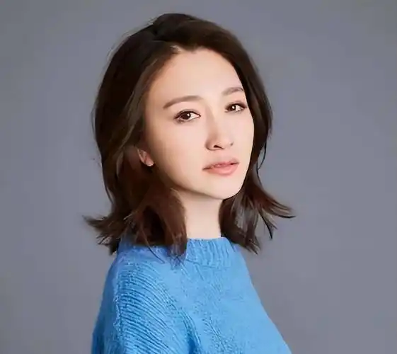 事实证明47岁人间尤物李小冉感情生活不再是个笑话