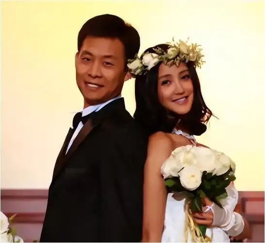 一婚的张译二婚的吴奇隆三婚的汪峰都不如四婚的他令人惊讶