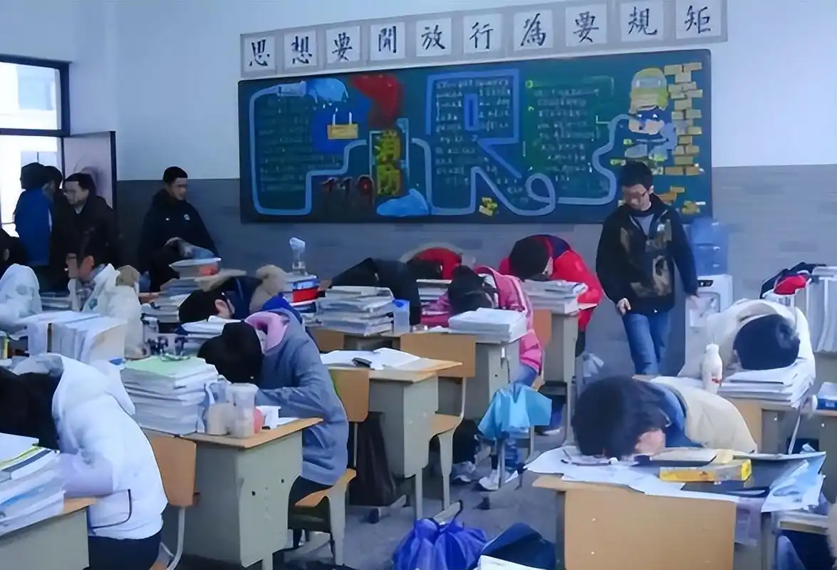 "课间圈养"现象盛行,学生下课还稳坐教室,如此学习可还行?