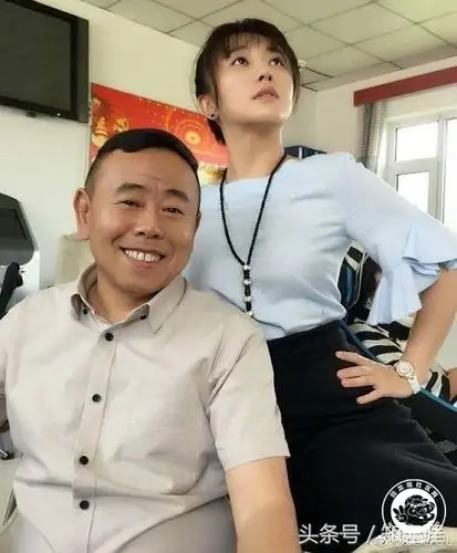 潘长江的女儿好漂亮!抢镜了啊!