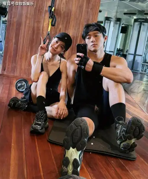 女神钟楚曦终于官宣恋情!