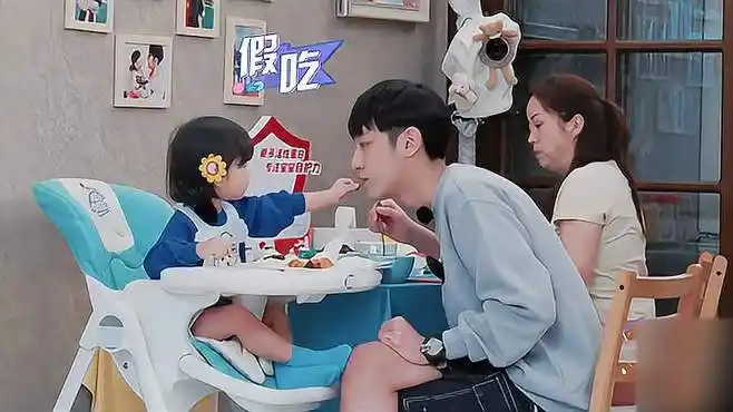 王睿涵听不懂心儿的"婴语",妈妈一翻译,哥哥无语了!