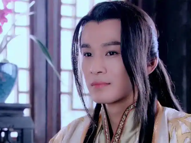乔振宇从欧阳明月开始,他的颜就是一个神话,而他在《古剑奇谭》中的