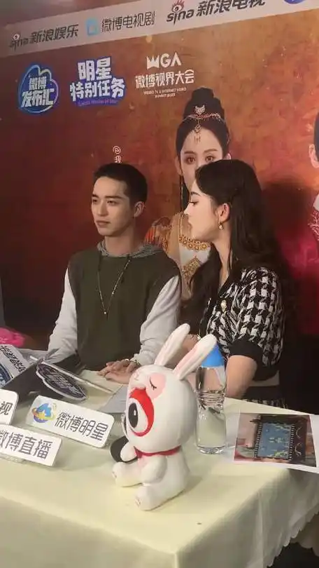 "琉行夫妇"还原剧中名场面……|古力娜扎|许魏洲|琉璃_新浪新闻