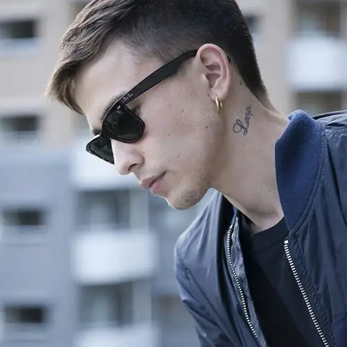 微博找图去水印 欧美 侧脸 墨镜 男头