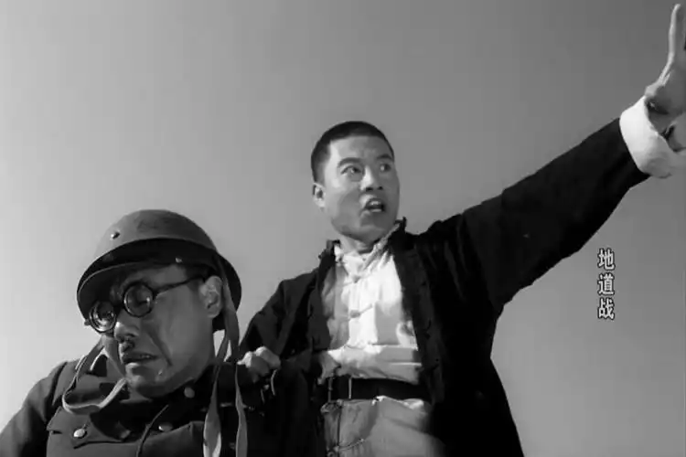 六分钟看完老电影地道战群众响应祖国号召发动智慧打鬼子