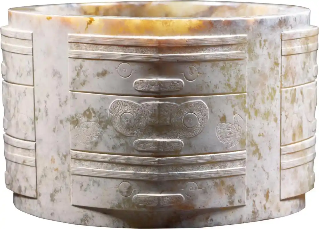 图8 神人兽面纹玉琮