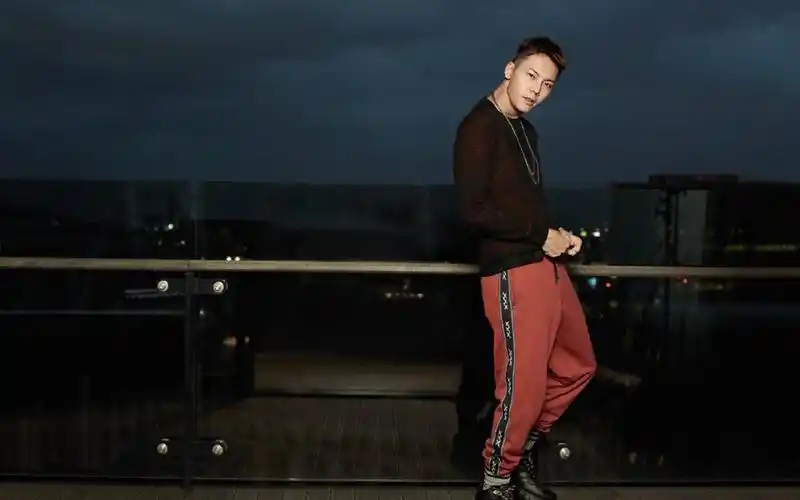 陈伟霆酷帅时尚写真图片桌面壁纸